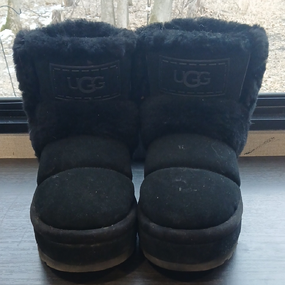 UGG Chillapeak Black Boots